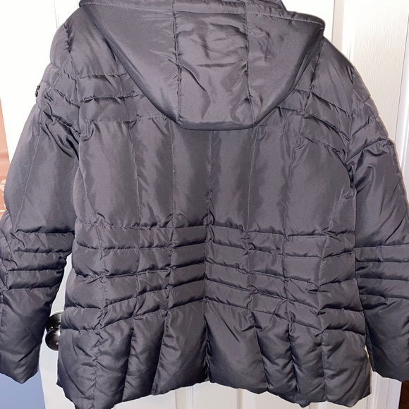 Calvin Klein puffer jacket - Picture 6 of 6